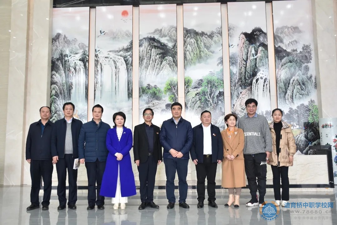 
長沙市政府副市長劉明理一行蒞臨瀏陽市中協(xié)高新科技學(xué)校調(diào)研考察