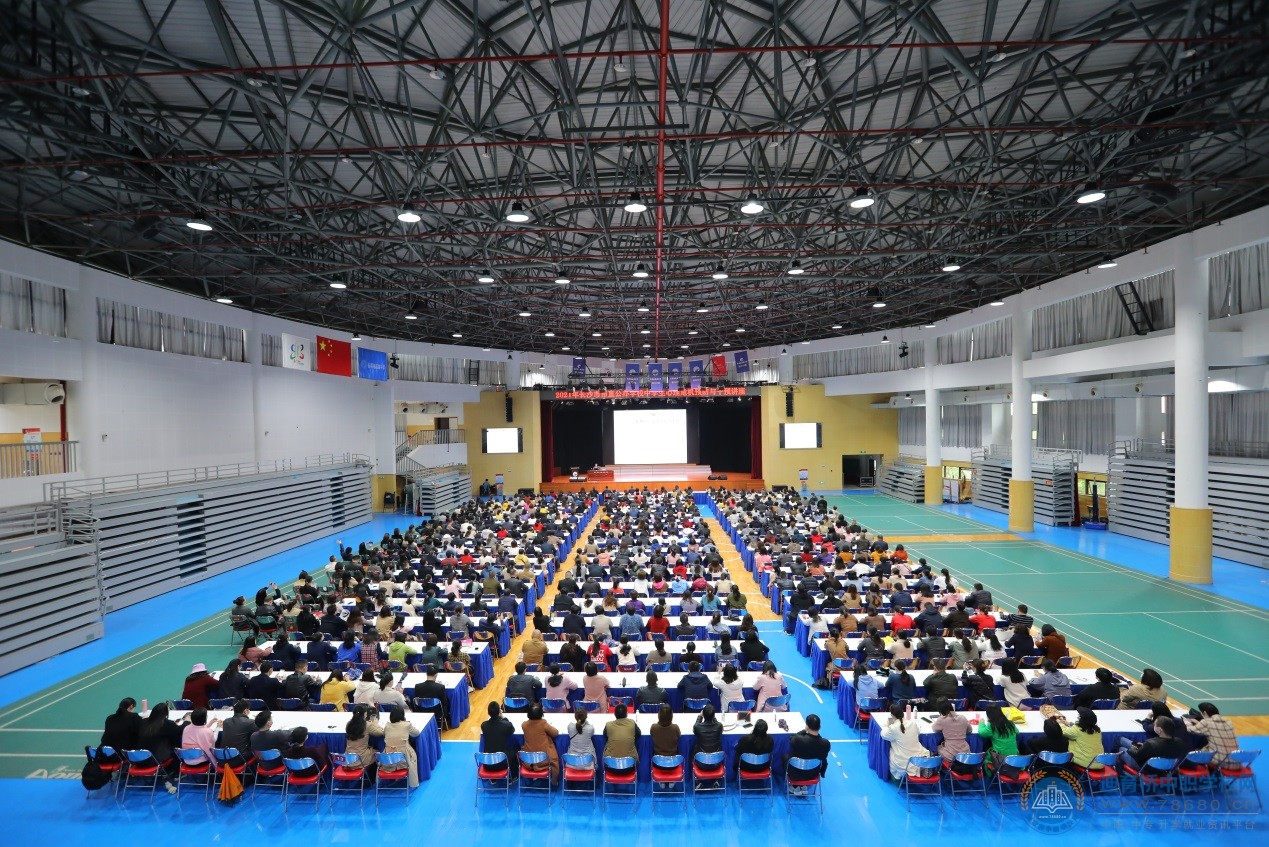 長郡梅溪湖舉行2021年長沙市市直公辦學校中學生心理危機預防與干預講座